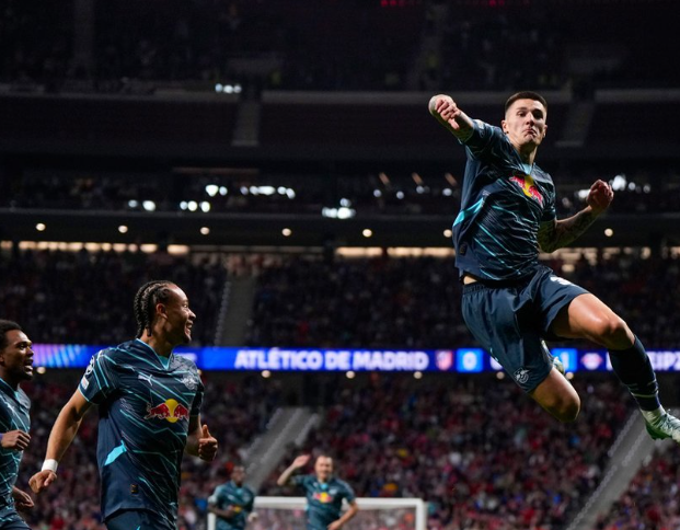 old-trafford-ramai-karena-kedatangan-benjamin-sesko
