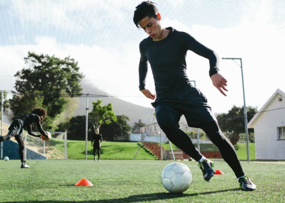 teknik-dribbling-fundamental-untuk-kontrol-bola-stabil