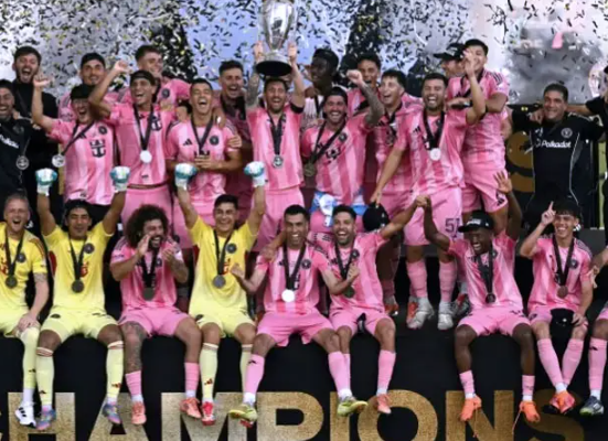 lionel-messi-pimpin-inter-miami-dapatkan-trofi-juara-mls-cup