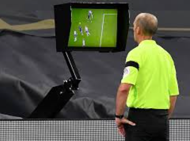 aturan-var-dan-penggunaannya-dalam-sepak-bola-modern